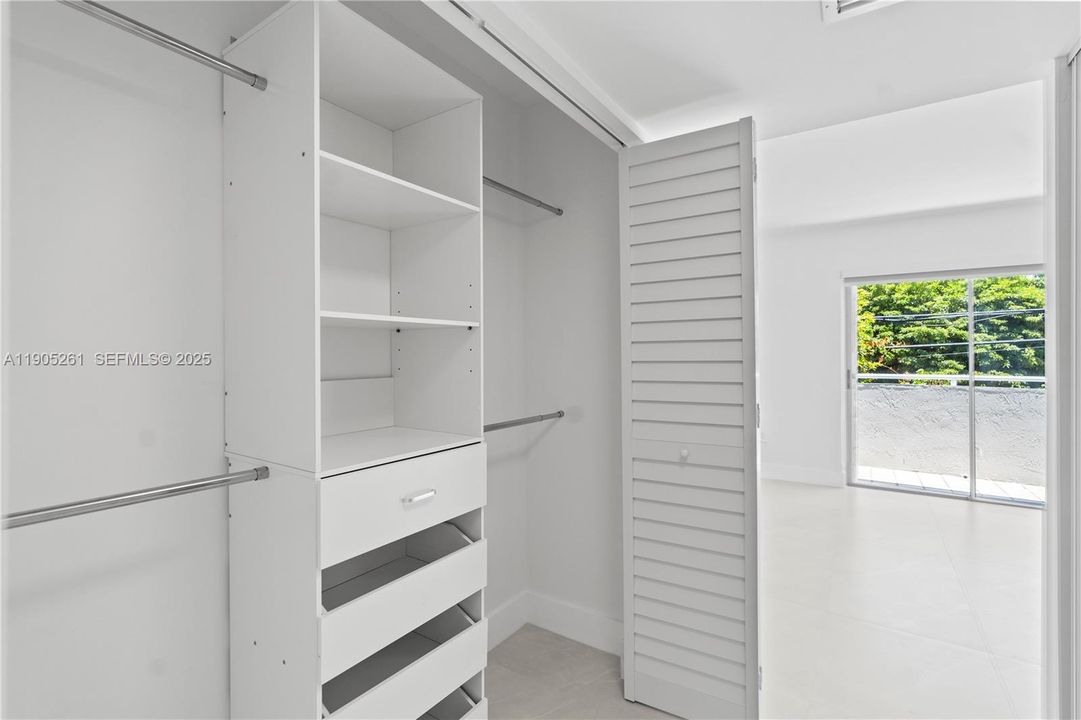 For Rent: $4,500 (3 beds, 2 baths, 1389 Square Feet)