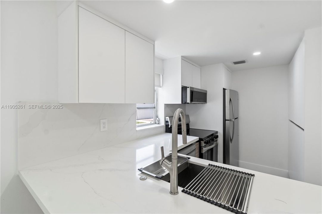 For Rent: $4,500 (3 beds, 2 baths, 1389 Square Feet)