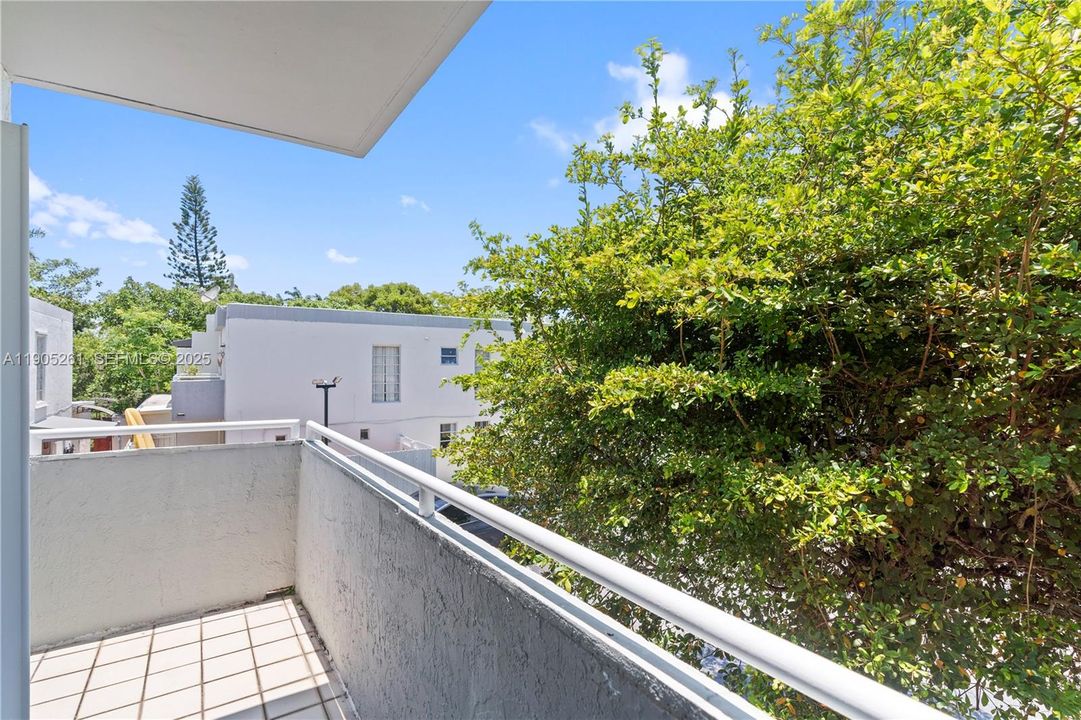 For Rent: $4,500 (3 beds, 2 baths, 1389 Square Feet)