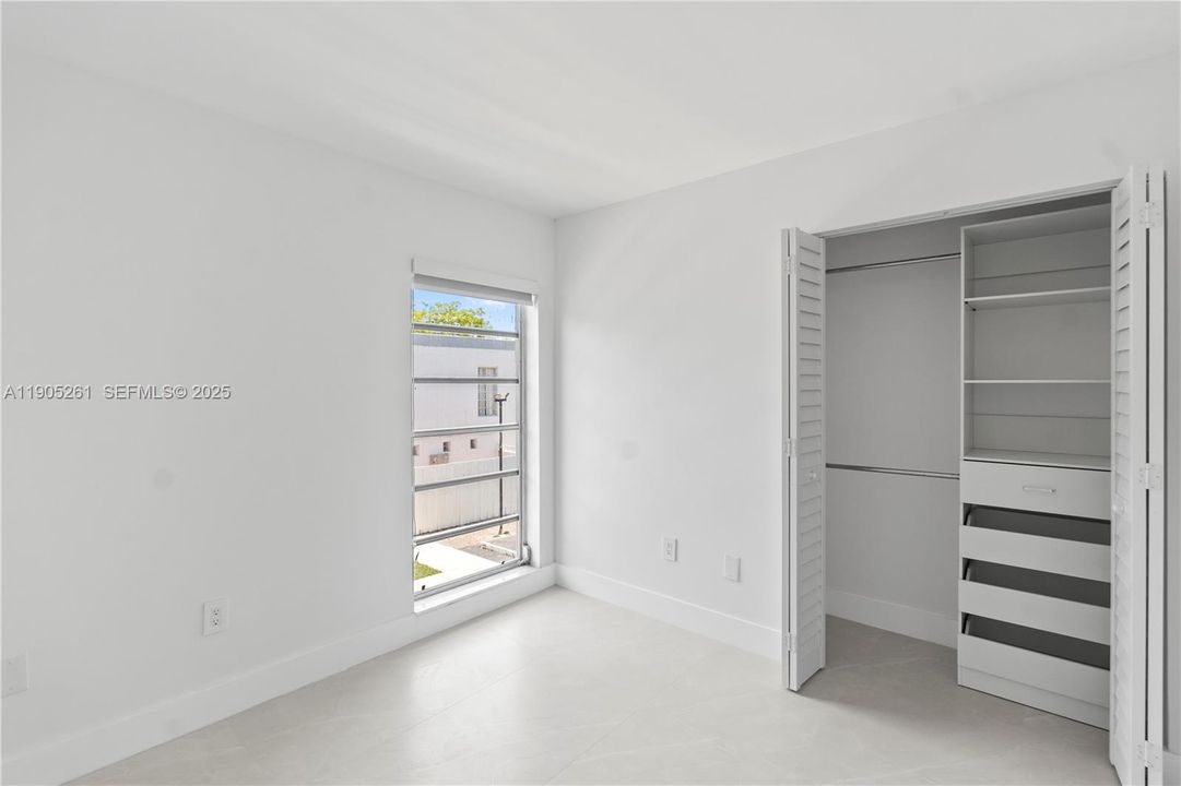 For Rent: $4,500 (3 beds, 2 baths, 1389 Square Feet)