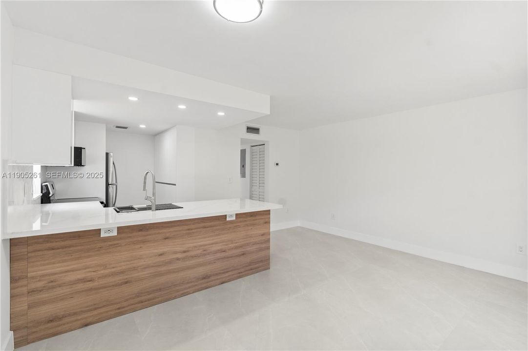 For Rent: $4,500 (3 beds, 2 baths, 1389 Square Feet)