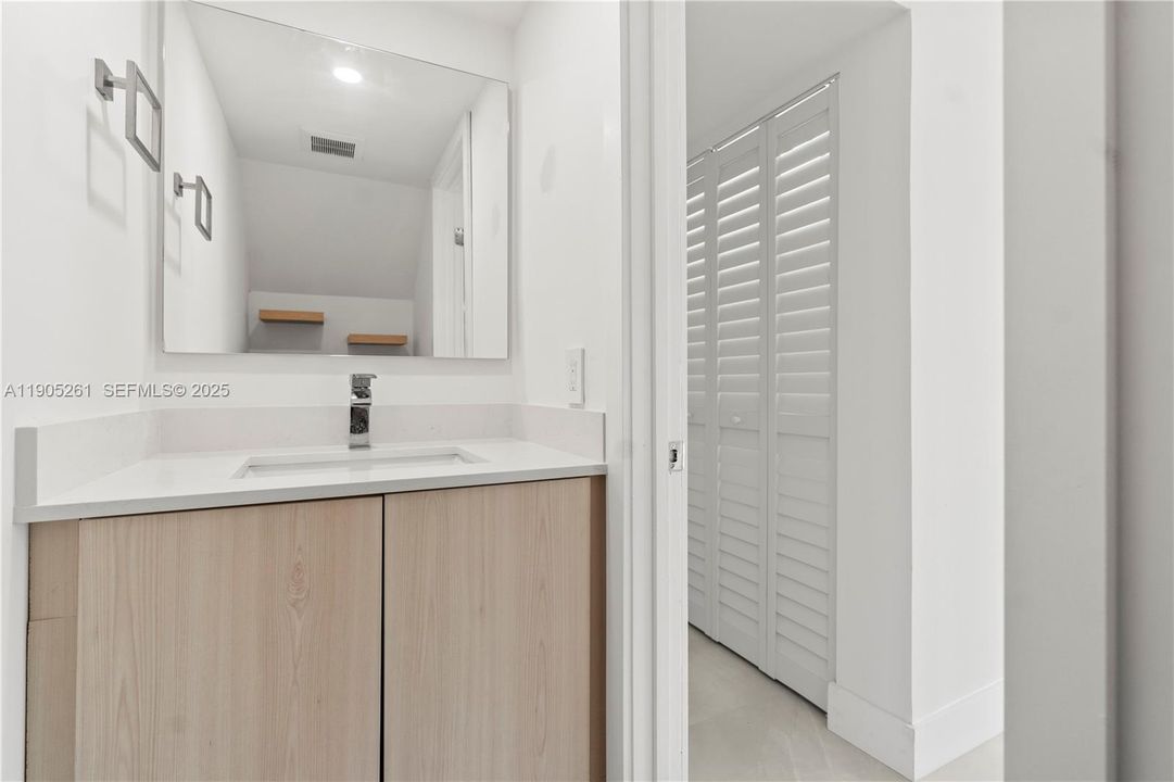 For Rent: $4,500 (3 beds, 2 baths, 1389 Square Feet)