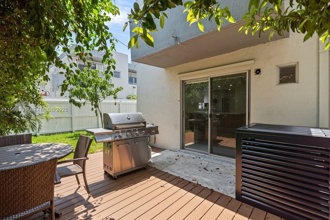 For Rent: $4,500 (3 beds, 2 baths, 1389 Square Feet)