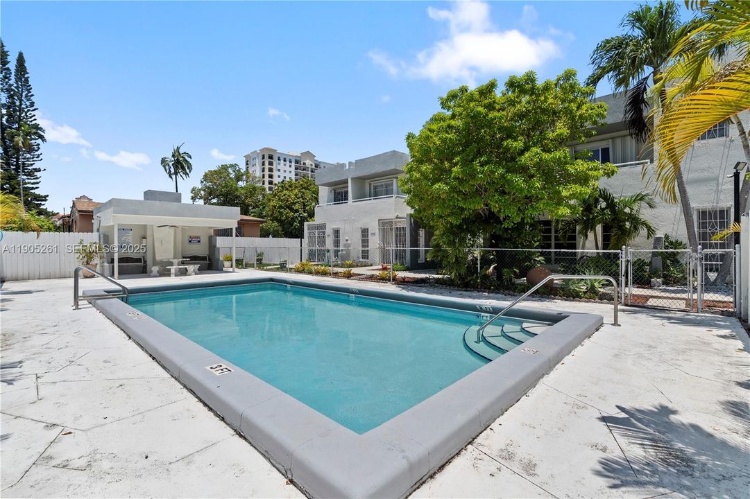 For Rent: $4,500 (3 beds, 2 baths, 1389 Square Feet)