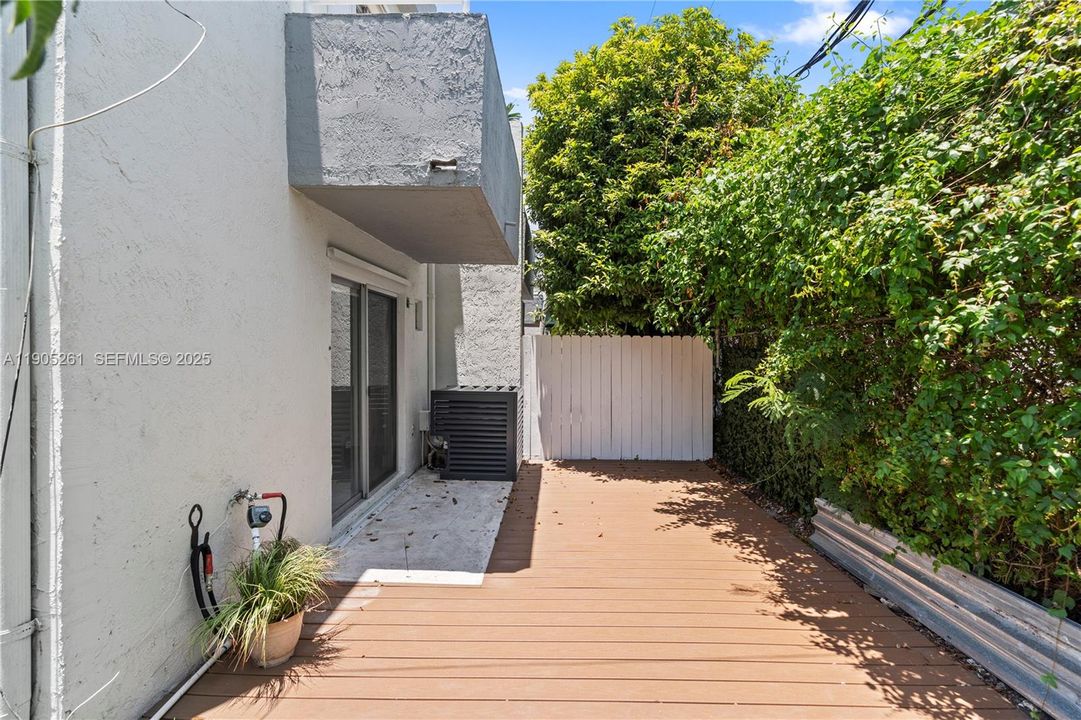 For Rent: $4,500 (3 beds, 2 baths, 1389 Square Feet)