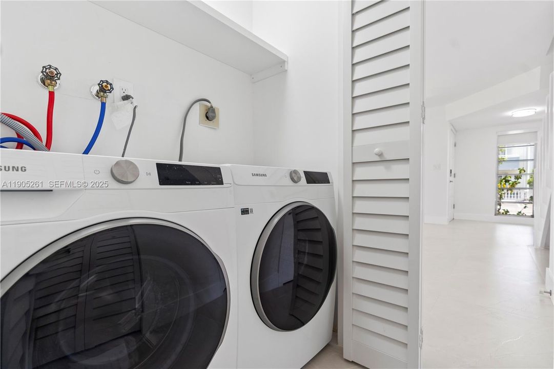 For Rent: $4,500 (3 beds, 2 baths, 1389 Square Feet)