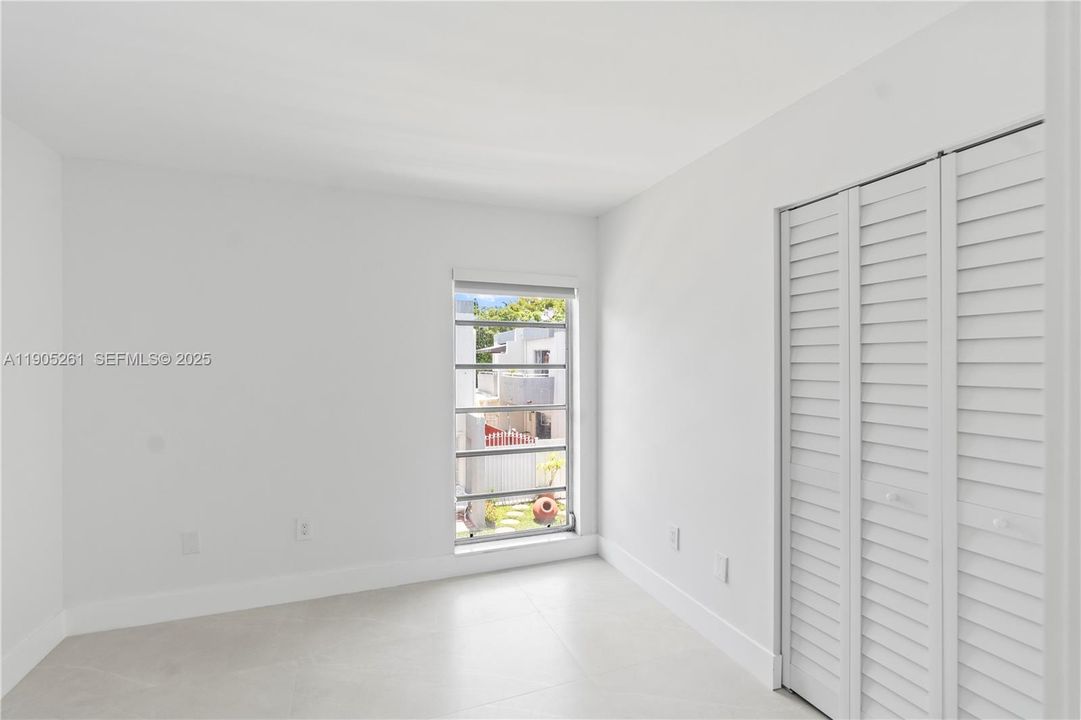 For Rent: $4,500 (3 beds, 2 baths, 1389 Square Feet)