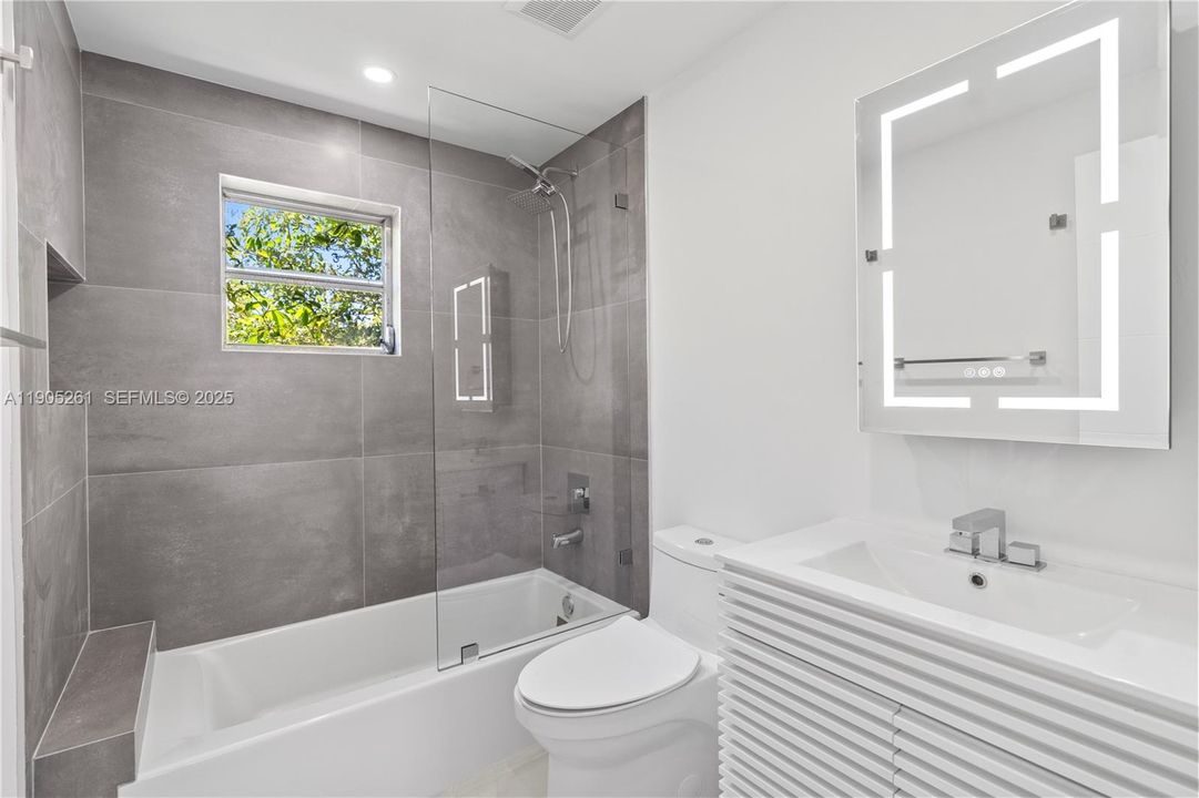 For Rent: $4,500 (3 beds, 2 baths, 1389 Square Feet)