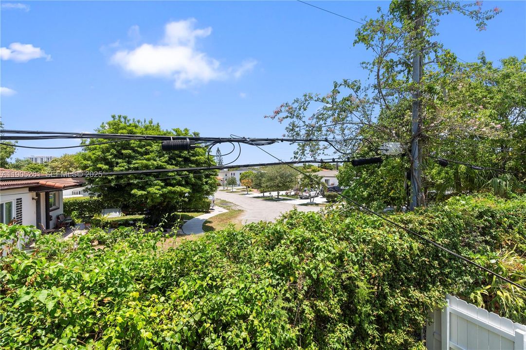 For Rent: $4,500 (3 beds, 2 baths, 1389 Square Feet)