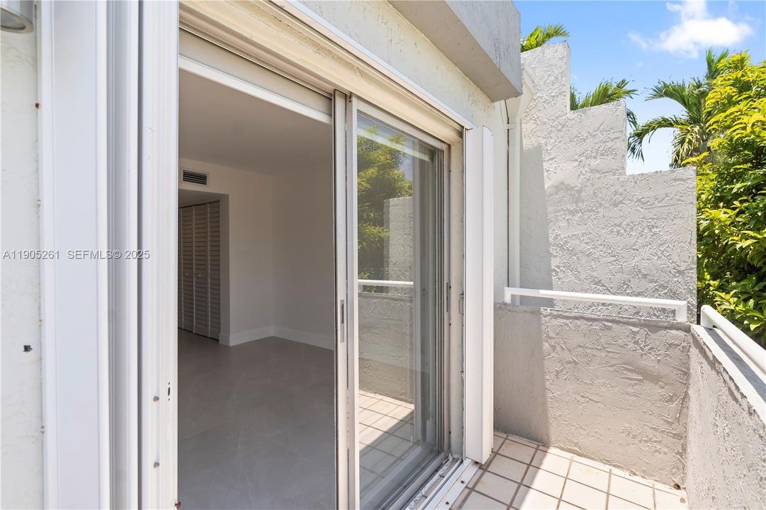 For Rent: $4,500 (3 beds, 2 baths, 1389 Square Feet)