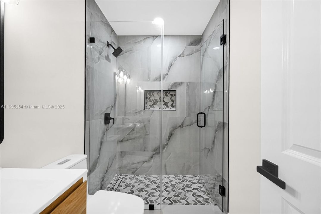 For Sale: $699,000 (5 beds, 3 baths, 2054 Square Feet)