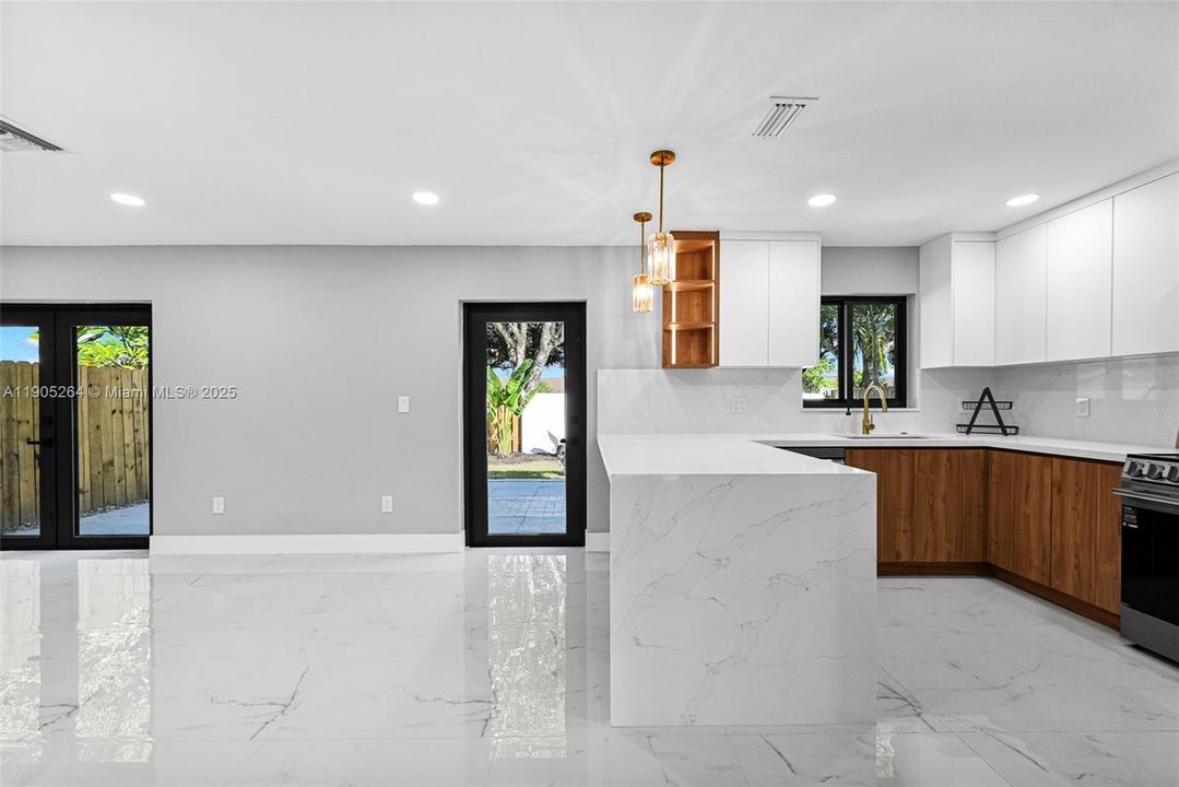 For Sale: $699,000 (5 beds, 3 baths, 2054 Square Feet)