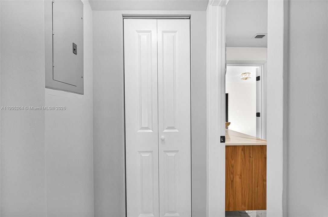 For Sale: $699,000 (5 beds, 3 baths, 2054 Square Feet)