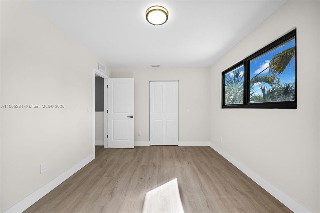 For Sale: $699,000 (5 beds, 3 baths, 2054 Square Feet)