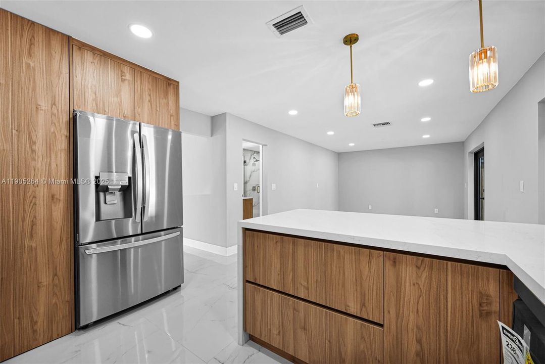 For Sale: $699,000 (5 beds, 3 baths, 2054 Square Feet)