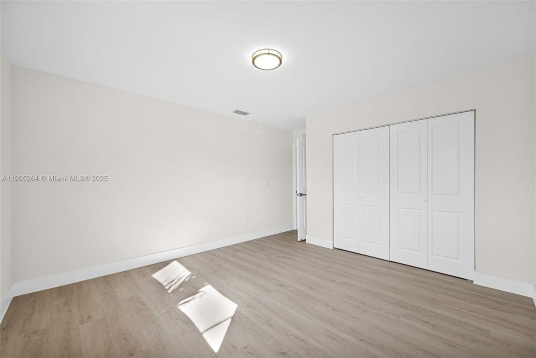 For Sale: $699,000 (5 beds, 3 baths, 2054 Square Feet)