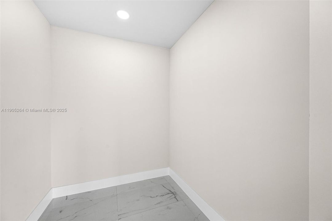 Walk-in Closet downstairs bedroom