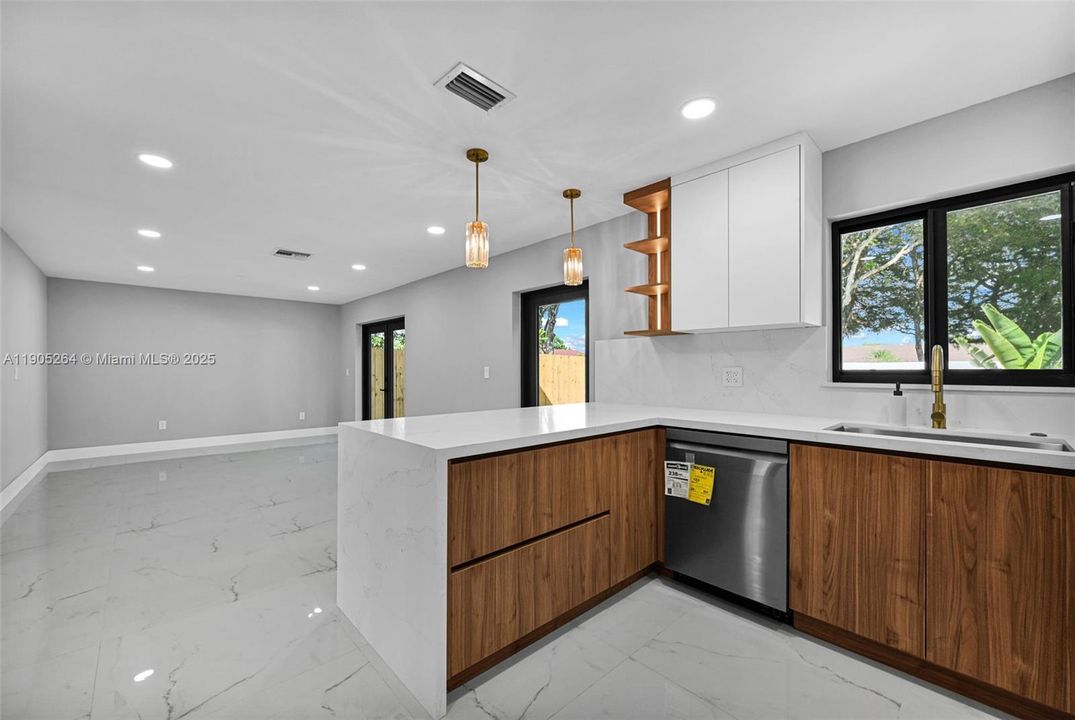 For Sale: $699,000 (5 beds, 3 baths, 2054 Square Feet)