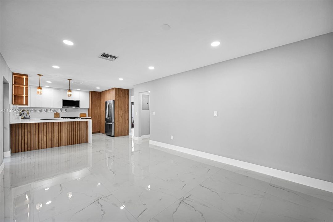 For Sale: $699,000 (5 beds, 3 baths, 2054 Square Feet)