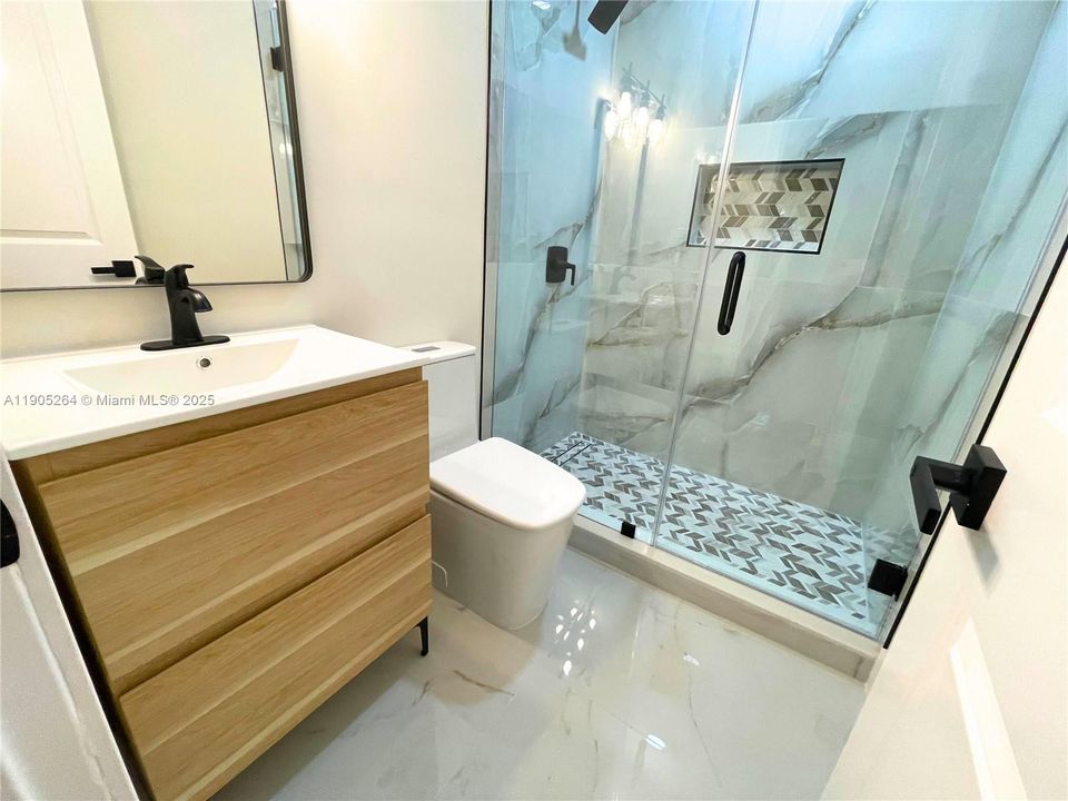 For Sale: $699,000 (5 beds, 3 baths, 2054 Square Feet)