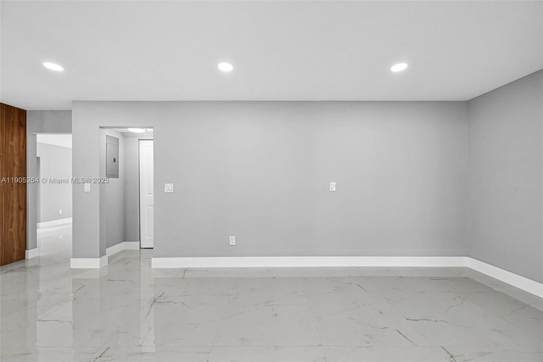 For Sale: $699,000 (5 beds, 3 baths, 2054 Square Feet)