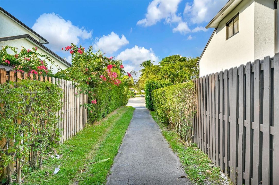 For Sale: $699,000 (5 beds, 3 baths, 2054 Square Feet)