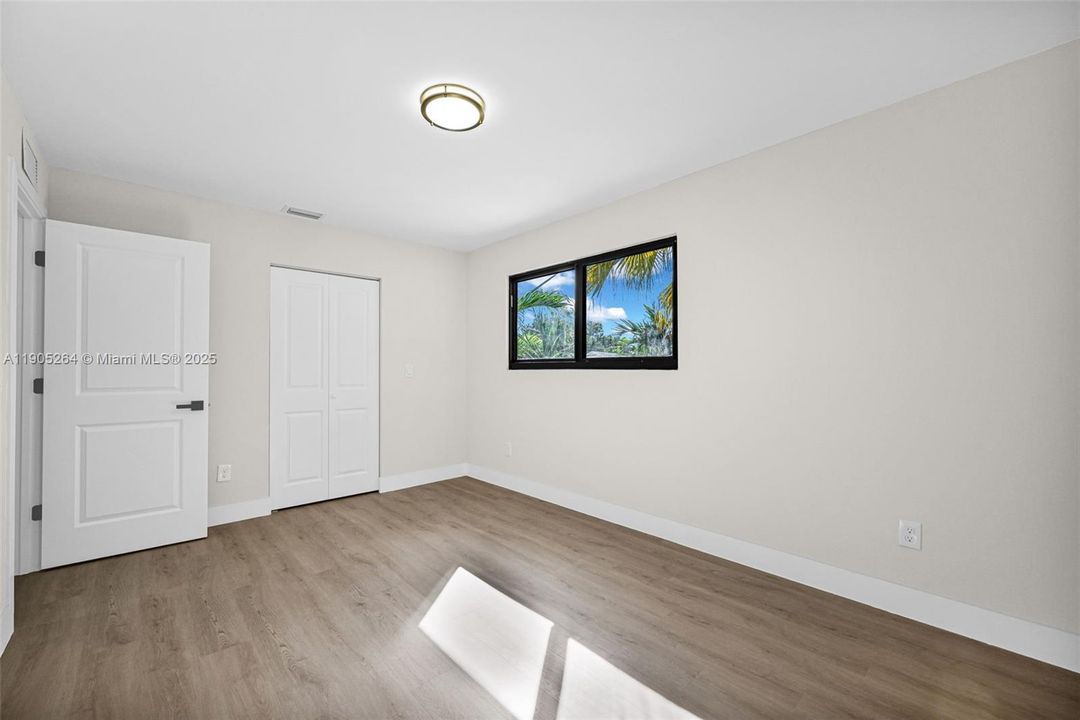 For Sale: $699,000 (5 beds, 3 baths, 2054 Square Feet)