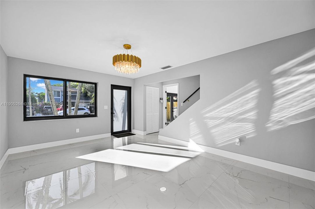 For Sale: $699,000 (5 beds, 3 baths, 2054 Square Feet)