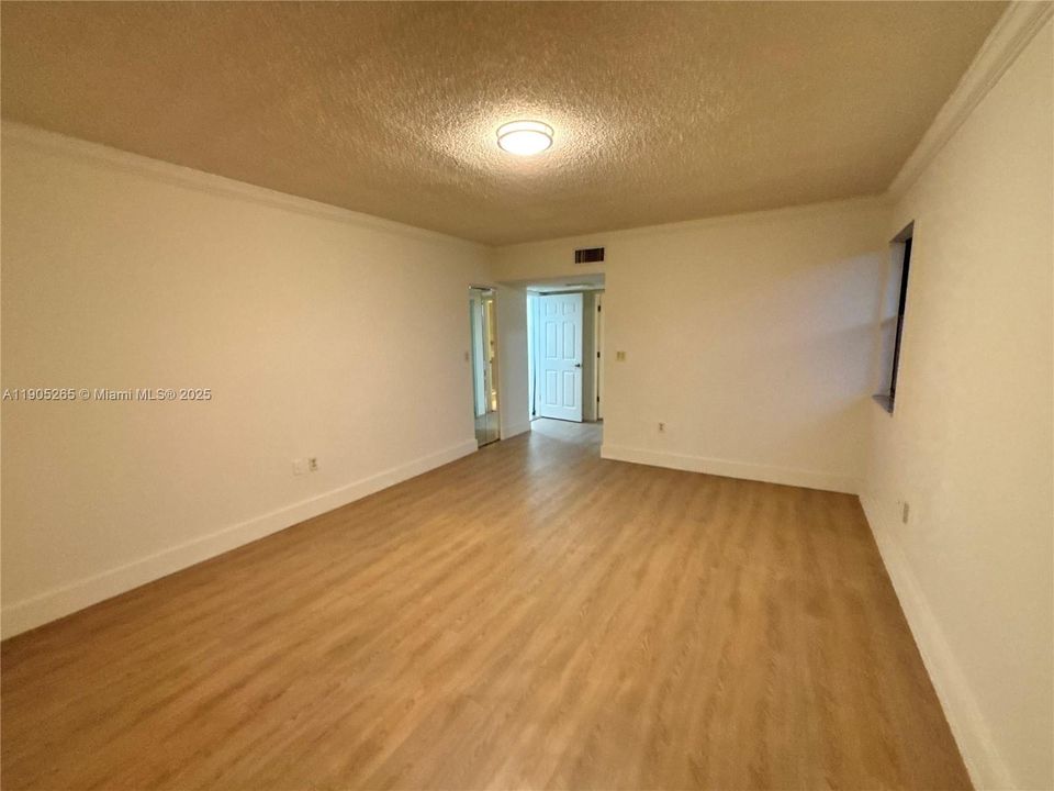 For Sale: $289,000 (2 beds, 2 baths, 1428 Square Feet)