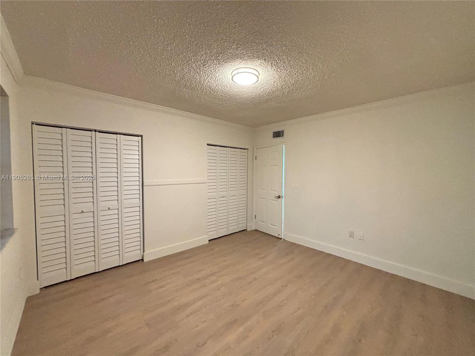 For Sale: $289,000 (2 beds, 2 baths, 1428 Square Feet)