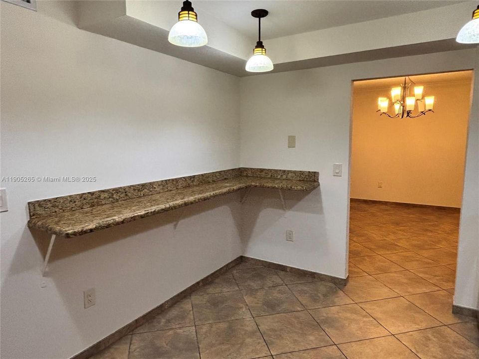 For Sale: $289,000 (2 beds, 2 baths, 1428 Square Feet)