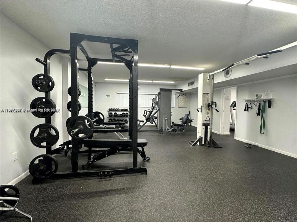 For Sale: $289,000 (2 beds, 2 baths, 1428 Square Feet)