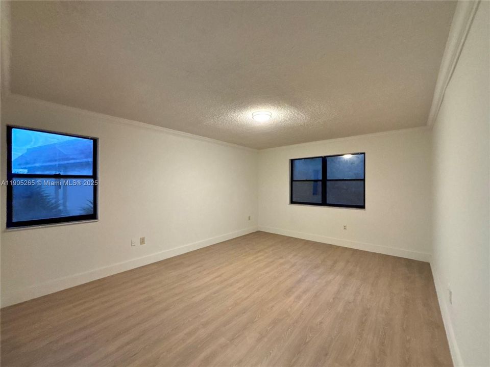 For Sale: $289,000 (2 beds, 2 baths, 1428 Square Feet)