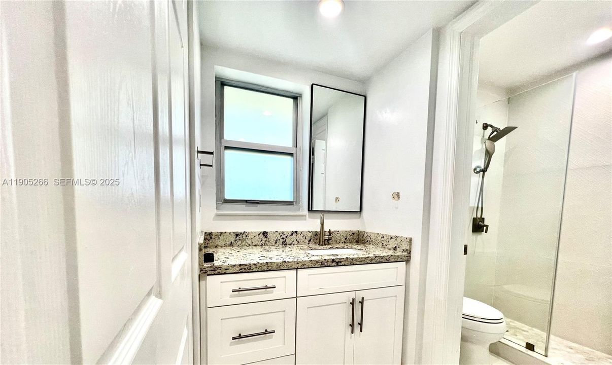 В аренду: $2,100 (1 спален, 2 ванн, 710 Квадратных фут)