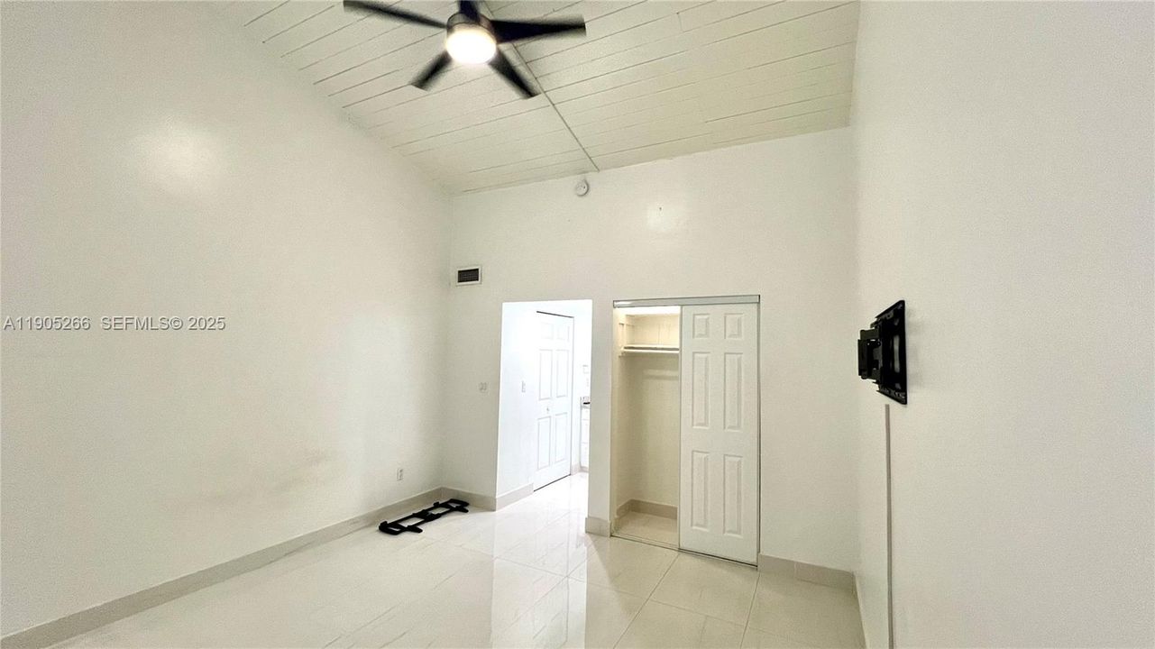 В аренду: $2,100 (1 спален, 2 ванн, 710 Квадратных фут)