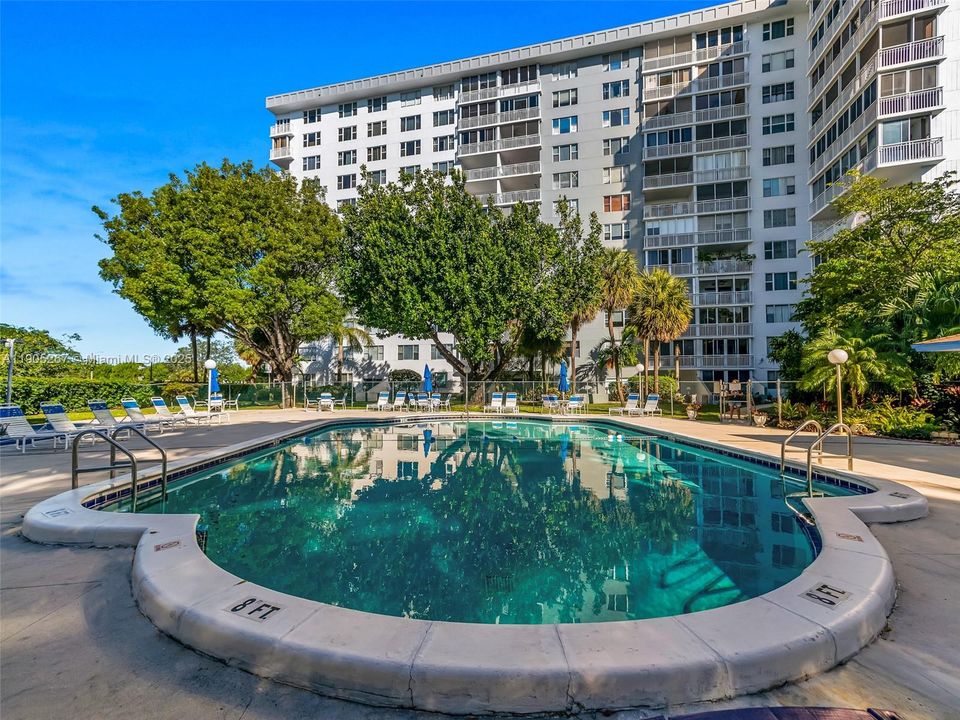 For Sale: $389,000 (3 beds, 2 baths, 1714 Square Feet)