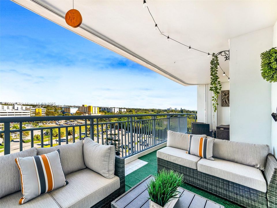 For Sale: $389,000 (3 beds, 2 baths, 1714 Square Feet)