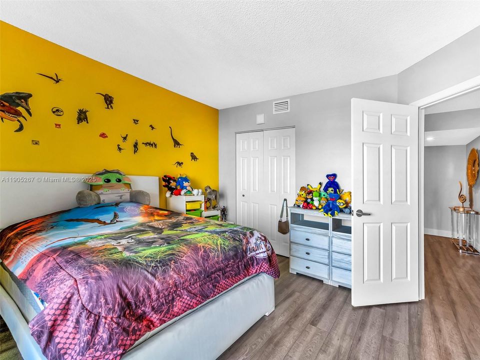 For Sale: $389,000 (3 beds, 2 baths, 1714 Square Feet)