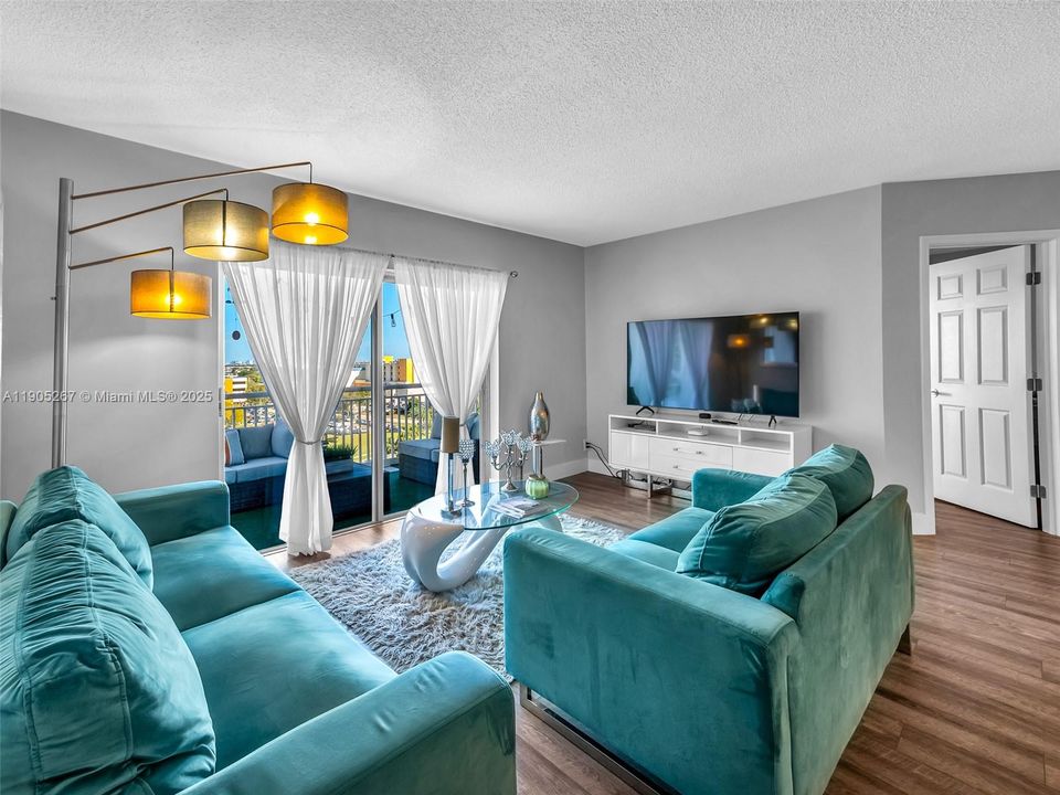 For Sale: $389,000 (3 beds, 2 baths, 1714 Square Feet)