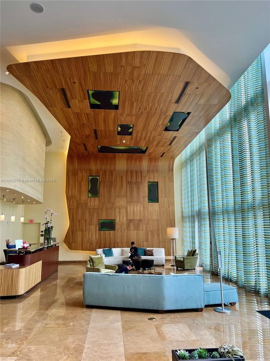 For Rent: $2,500 (0 beds, 1 baths, 567 Square Feet)