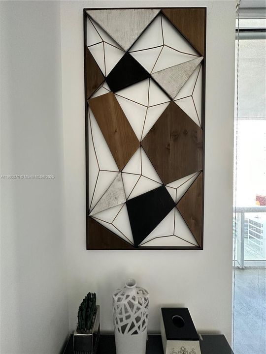 For Rent: $2,500 (0 beds, 1 baths, 567 Square Feet)