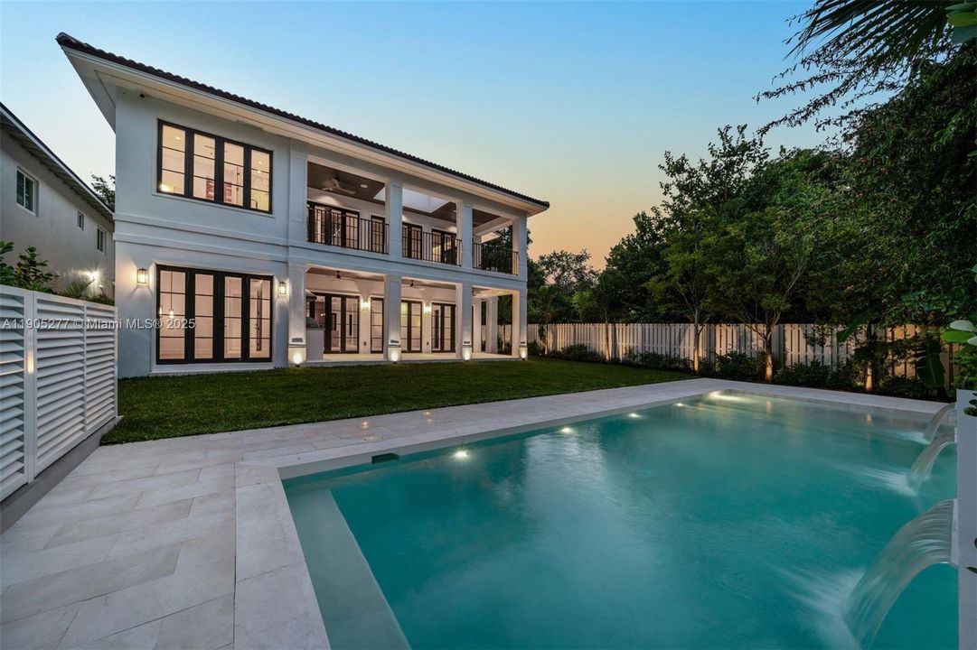 For Sale: $6,995,000 (5 beds, 5 baths, 3882 Square Feet)