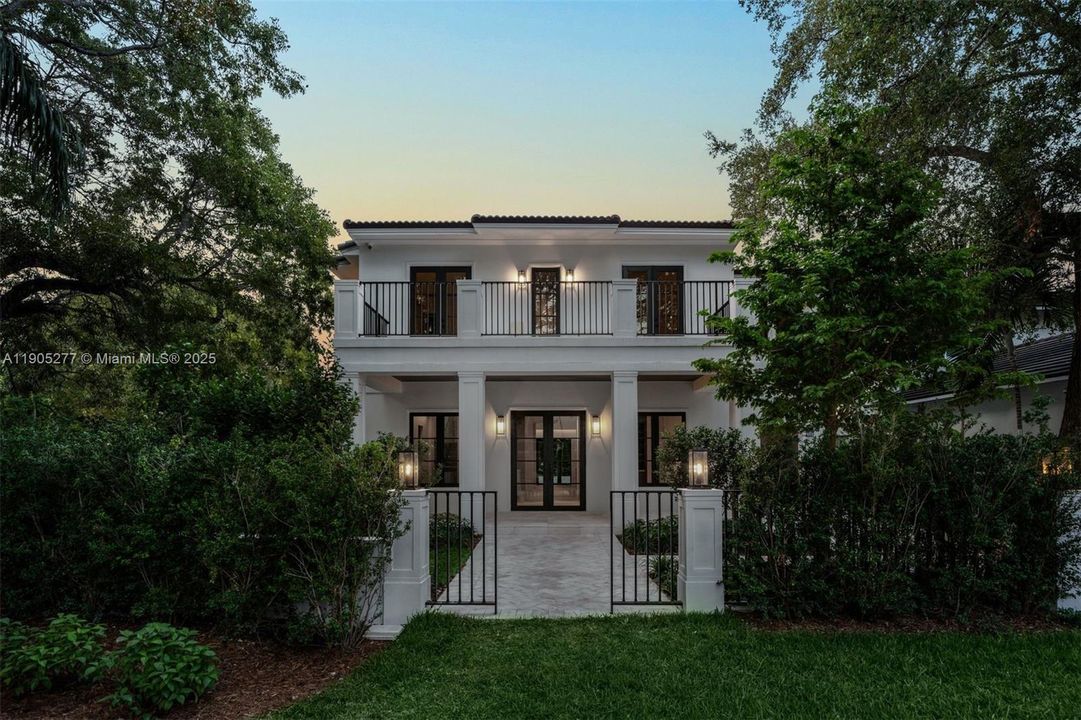 For Sale: $6,995,000 (5 beds, 5 baths, 3882 Square Feet)