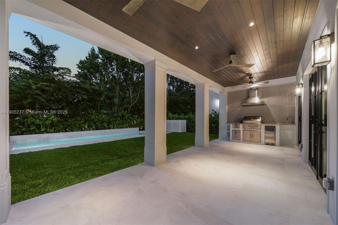 For Sale: $6,995,000 (5 beds, 5 baths, 3882 Square Feet)