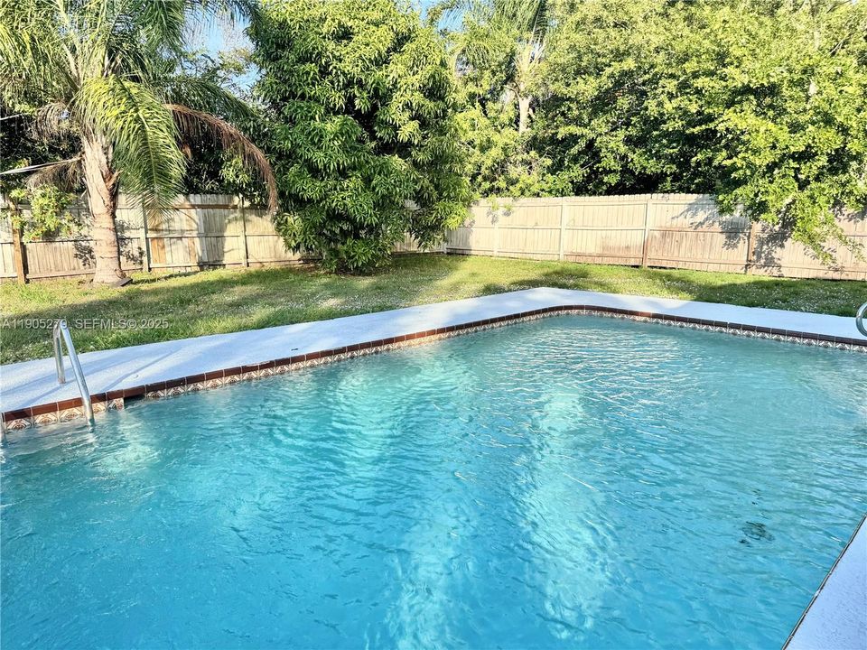 For Sale: $348,000 (3 beds, 2 baths, 1475 Square Feet)