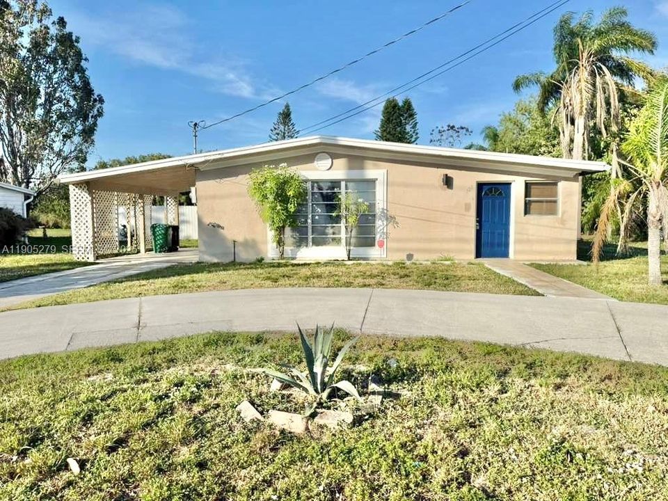 For Sale: $348,000 (3 beds, 2 baths, 1475 Square Feet)