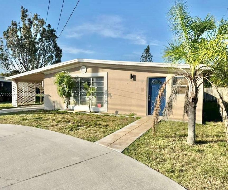 For Sale: $348,000 (3 beds, 2 baths, 1475 Square Feet)