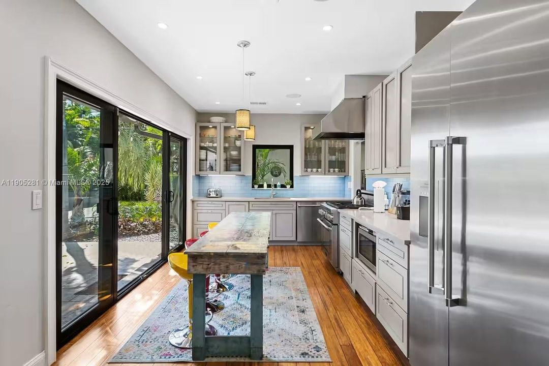 На продажу: $3,990,000 (5 спален, 5 ванн, 3056 Квадратных фут)