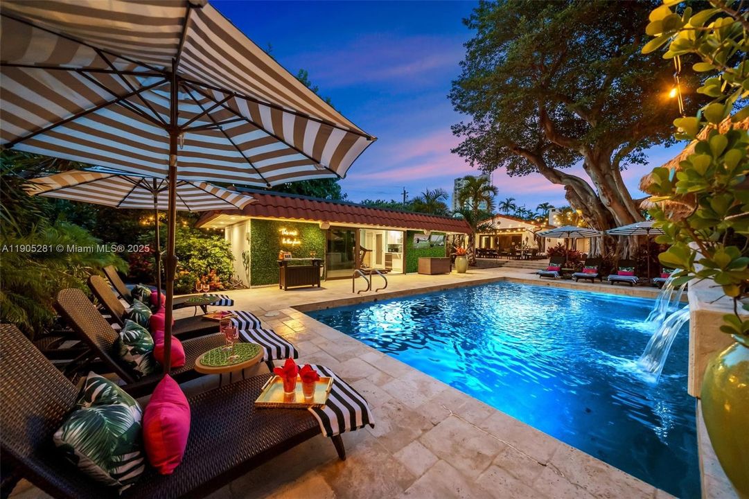 На продажу: $3,990,000 (5 спален, 5 ванн, 3056 Квадратных фут)