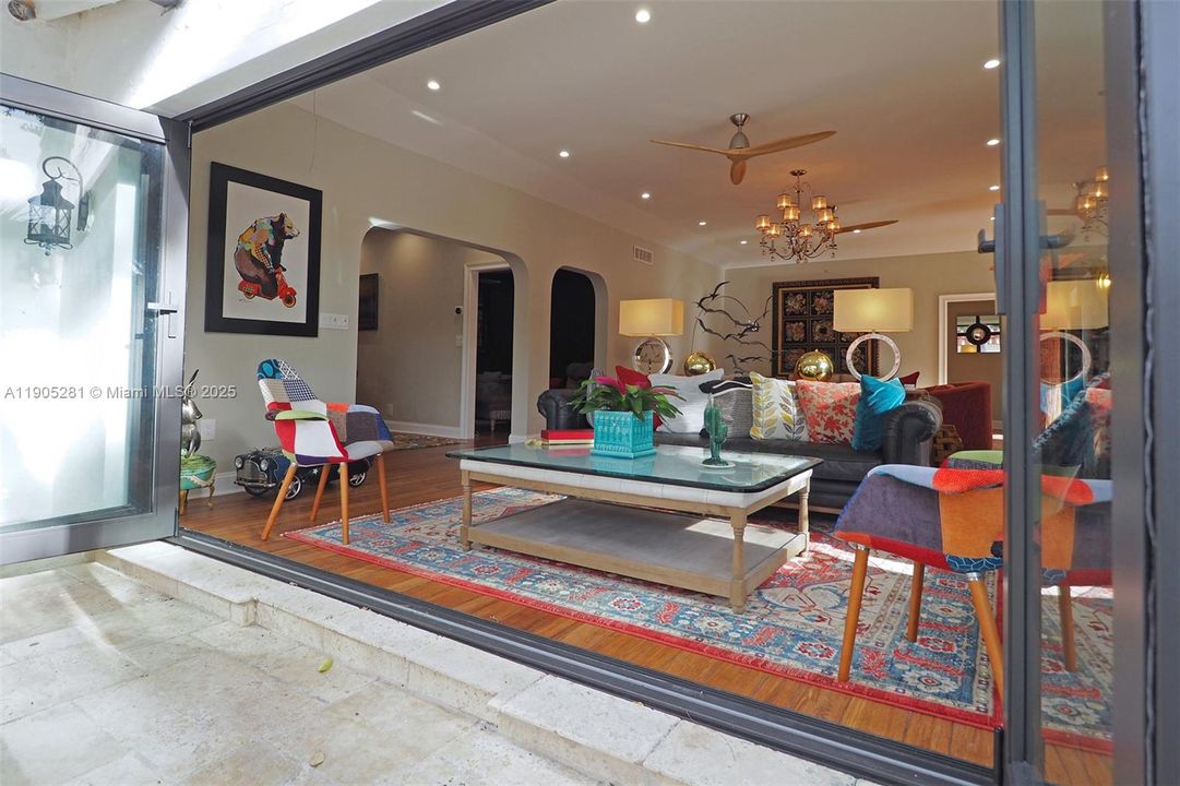 На продажу: $3,990,000 (5 спален, 5 ванн, 3056 Квадратных фут)